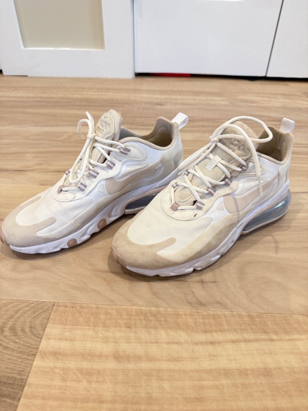 NIKE Airmax 270 React Summit Sneakers